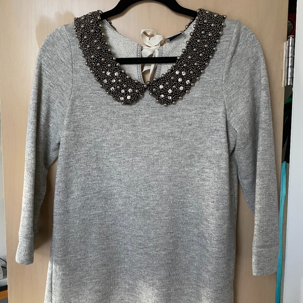 9-H15 STCL grey top with rhinestone collar